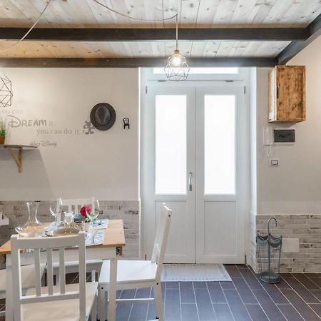 Casa Rebecca Lejlighed Brindisi Eksteriør billede